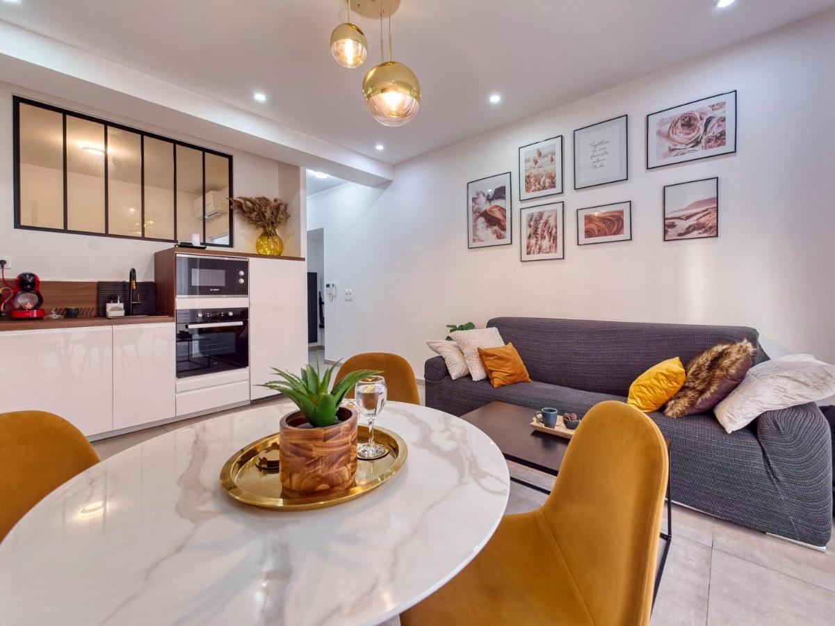 City Vibes, Indoor Parking, Breakfast & Air Conditioning Ница Екстериор снимка