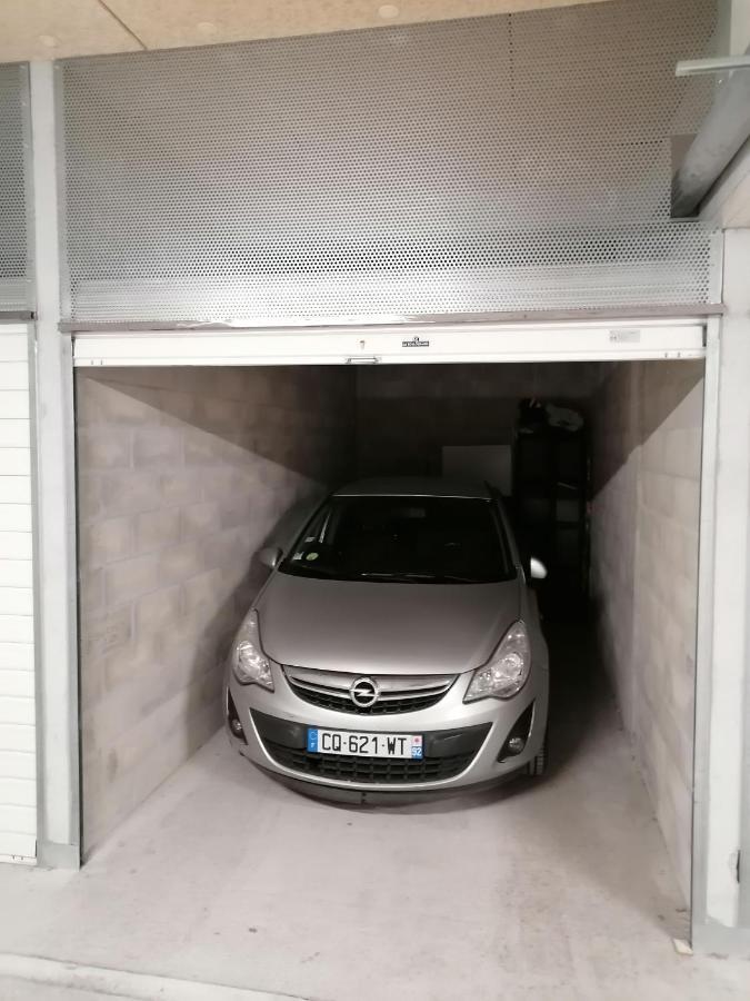City Vibes, Indoor Parking, Breakfast & Air Conditioning Ница Екстериор снимка